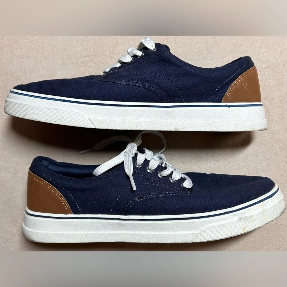Chaps Men's 8.5 Chace Canvas Lace-Up Navy Blue Sneakers